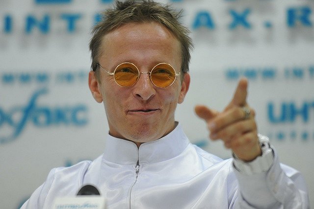 Актер Охлобыстин разбил лицо об стул