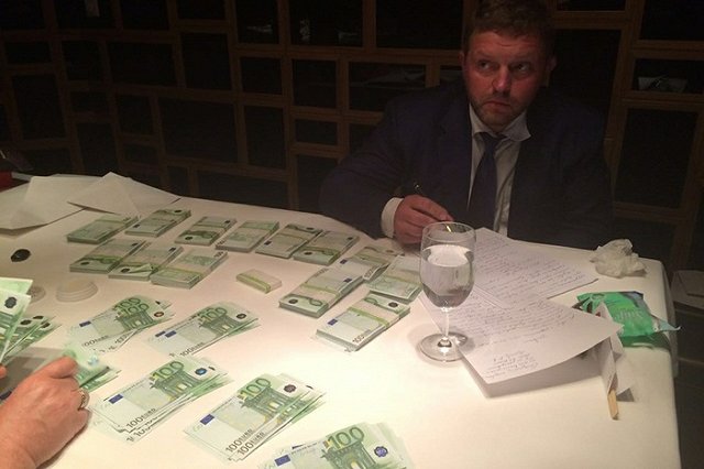 Никита Белых объявил голодовку