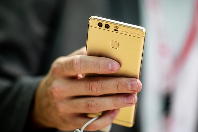 В Huawei начинают работать над созданием конкурента Siri