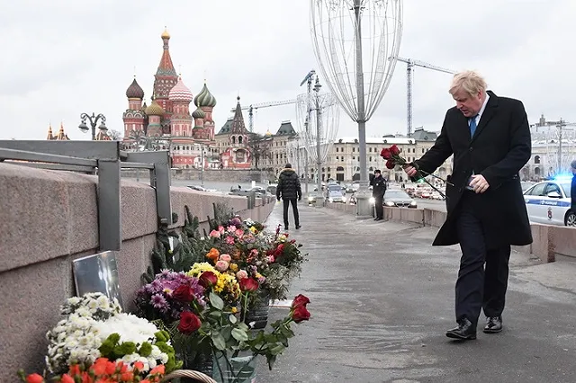 Площадь перед посольством России в США официально назвали в честь Немцова