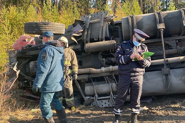 На свердловской трассе в ДТП погибла семья