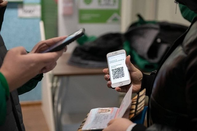 Куда теперь можно без QR-кода? В России введут QR-коды в магазинах и на транспорте