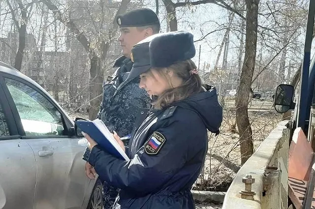 На Урале приставы забрали ребенка у бомжующей матери