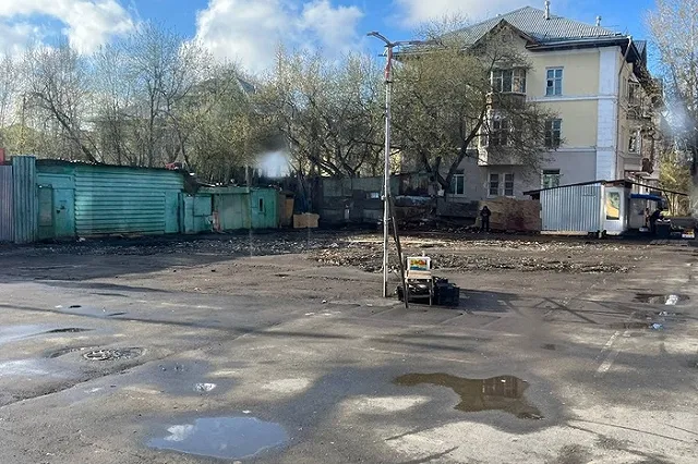 Торговцы вернулись на разрушенный рынок в Екатеринбурге