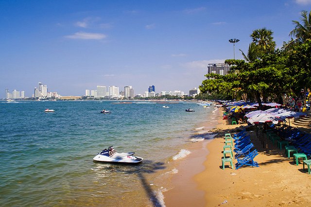 АТОР: 50% выездных туроператоров России ушли с рынка