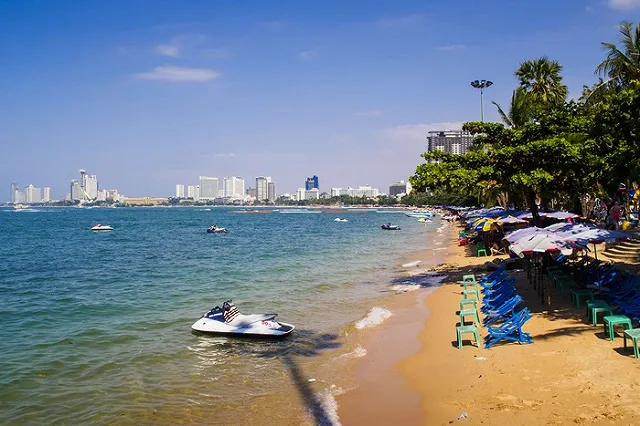 АТОР: 50% выездных туроператоров России ушли с рынка