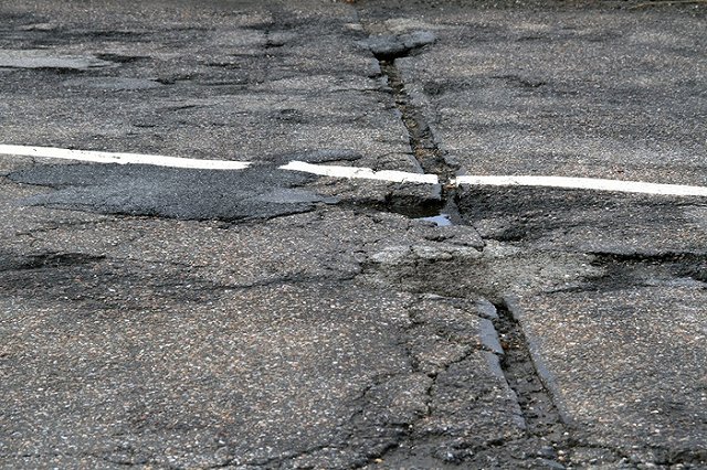 Ямочный ремонт в Екатеринбурге начнут до наступления тепла