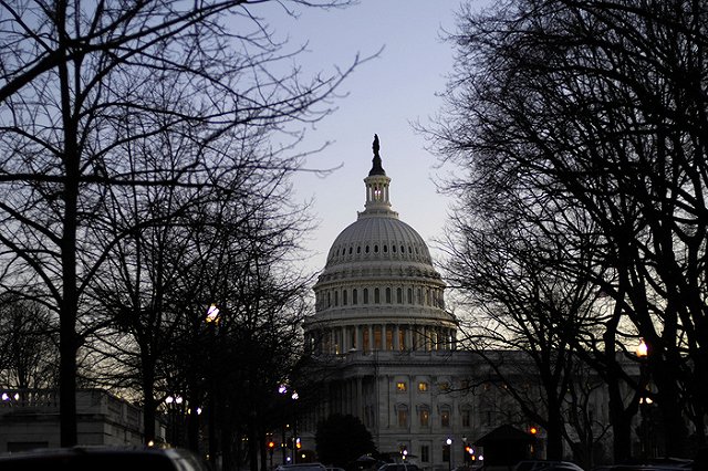 Новые санкции США против РФ коснутся инвестиций в добычу нефти и газа