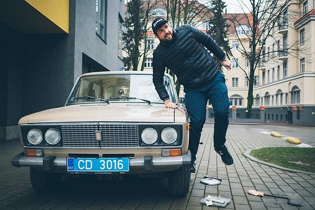 Американский дипломат купил себе на день рождения 30-летние «Жигули»