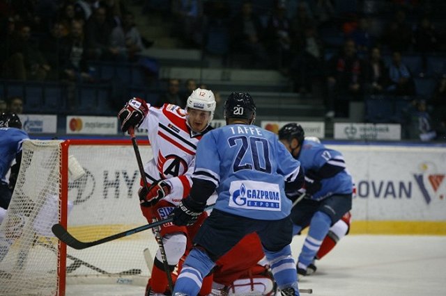 «Автомобилист» обыграл «Слован» со счётом 6:3