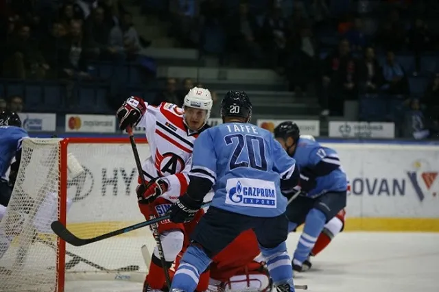 «Автомобилист» обыграл «Слован» со счётом 6:3