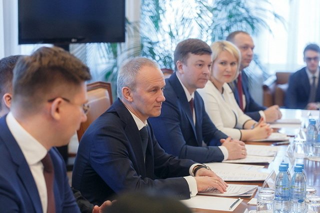 Свердловский политик объяснил свою фразу о «фривольных» девушках, которыми можно пользоваться