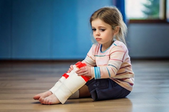 Тагильчанка не смогла отсидеть с ребенком очередь к травматологу