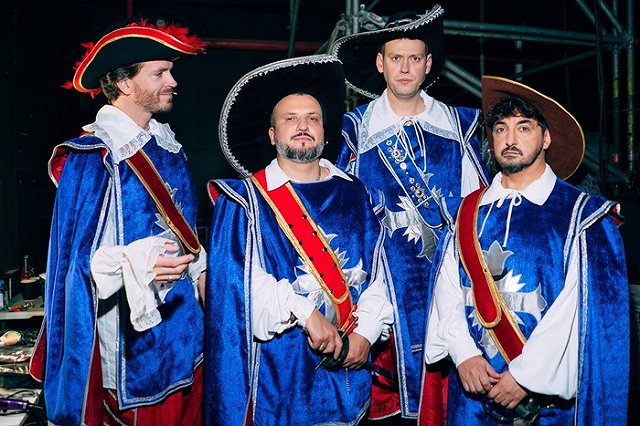 Екатеринбуржцы раскупили самые дорогие билеты на концерт популярных комиков