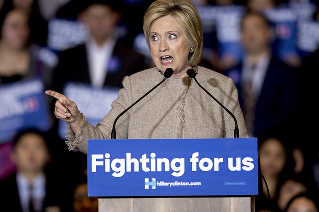 Клинтон сравнила Путина с хулиганом