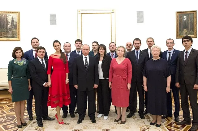 Путин смутил учителя из Армавира вопросом о зарплате