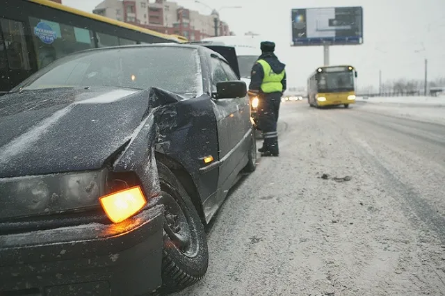 В Администрации города рассказали, как коммунальщики борются с гололедицей