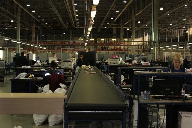 Новогодние заказы россиян из Китая в декабре доставили в Екатеринбург 10 бортов