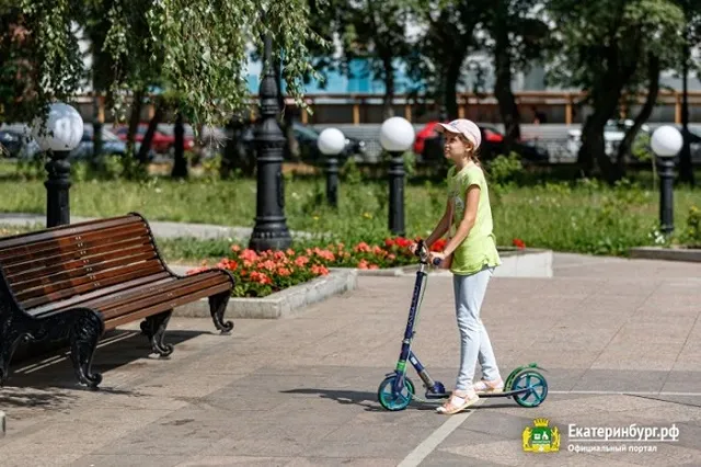 Благодаткова предложила СМИ самим бороться с вандалами в сквере за Оперным