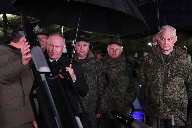 Владимир Путин прибыл на Урал