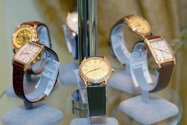 Минпромторг предложил запретить покупателям возврат часов