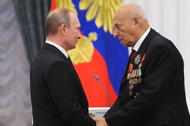 Супруга Этуша назвала причину страшной травмы артиста