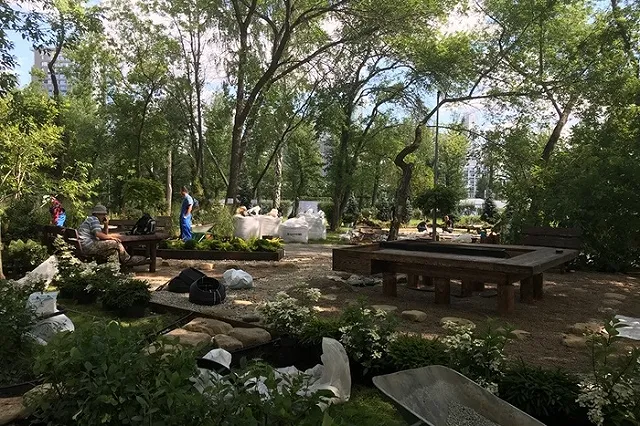 В сквере Коммунаров идет активная подготовка к фестивалю «Атмосфера»