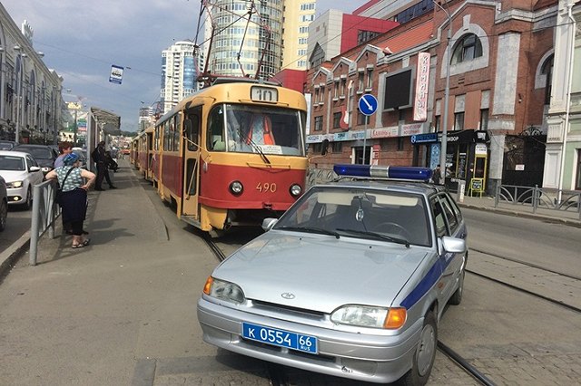 Остановлено движение трамваев по Радищева