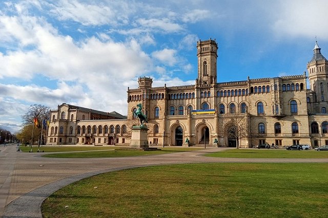 Глава минтранса ФРГ: Германия не будет ограничивать число украинских беженцев