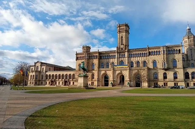 Глава минтранса ФРГ: Германия не будет ограничивать число украинских беженцев