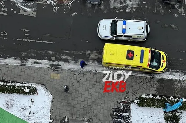 Пришедший снимать квартиру молодой человек разбился насмерть, выпав из окна в Екатеринбурге