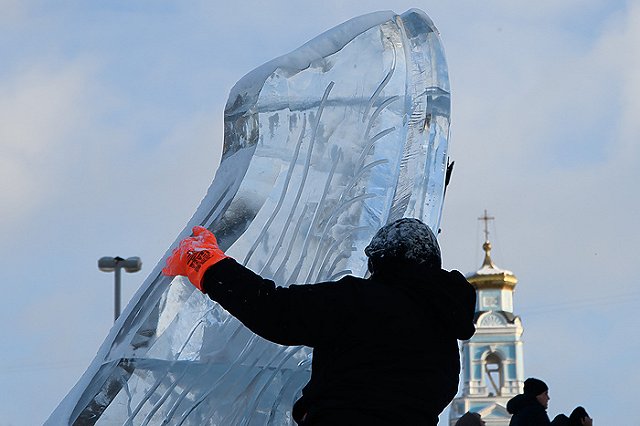 В Екатеринбурге в канун Рождества открывается еще одна локация с ледовыми скульптурами