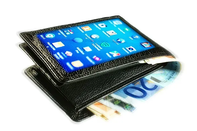 Екатеринбуржец отсудил у «Евросети» 200 тыс. за дефектный смартфон