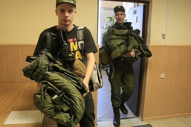 В гуманитарных вузах ликвидируют военные кафедры