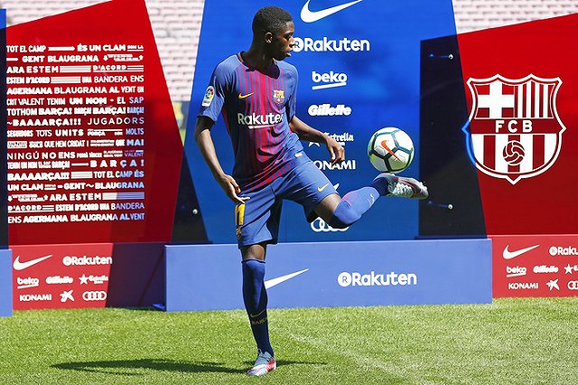 Купленный за 105 миллионов евро новичок «Барселоны» затруднился почеканить мяч