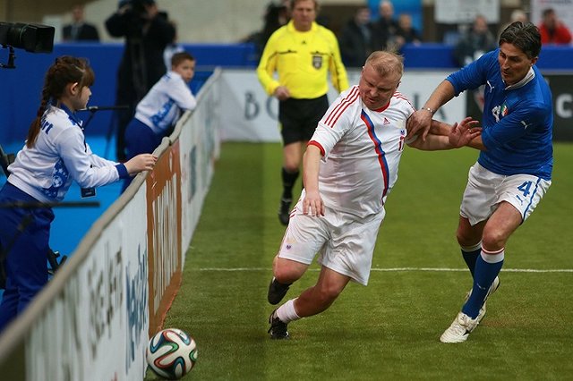 Известного обозревателя газеты «Спорт-Экспресс» избили за негативную статью