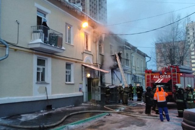 На Уралмаше из пожара спасли четверых детей