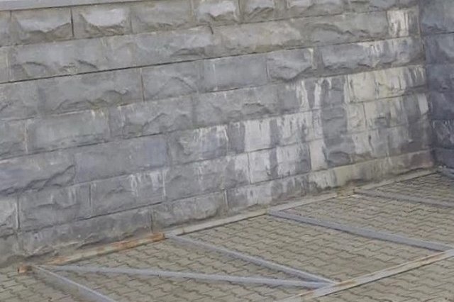 В Свердловской области троих детей придавило металлической конструкцией