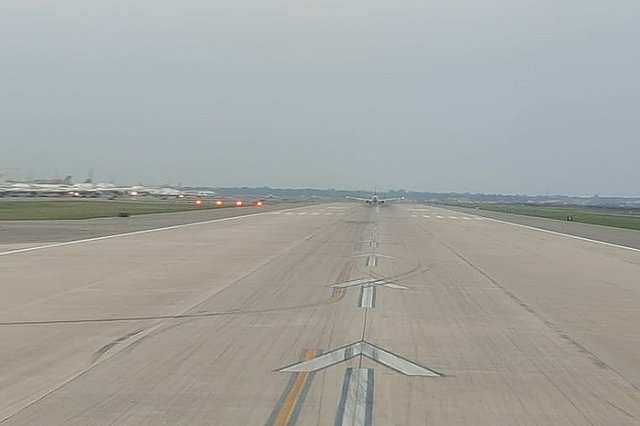 Ту-134 выкатился за взлетно-посадочную полосу в Кольцово