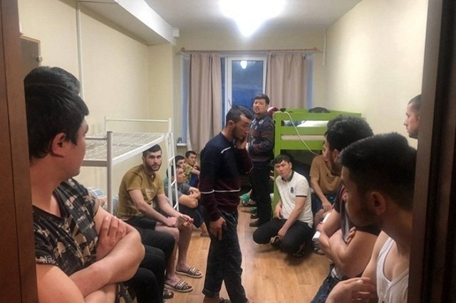 После операции МВД и ФСБ арестовали силовика, который «крышевал» мигрантов в Екатеринбурге