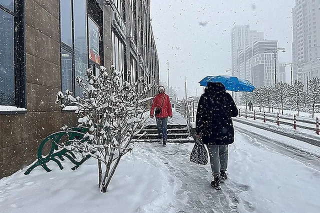 Самый холодный день за 54 года: в Екатеринбурге вновь побит температурный рекорд
