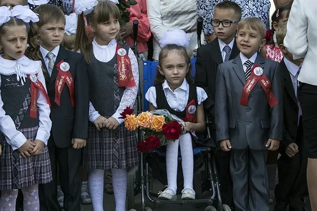 Путин поручил рассмотреть вопрос о переносе начала учебного года