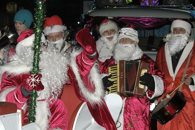 Бегунов осудил желание экс-Ляписа выступать на корпоративах в России