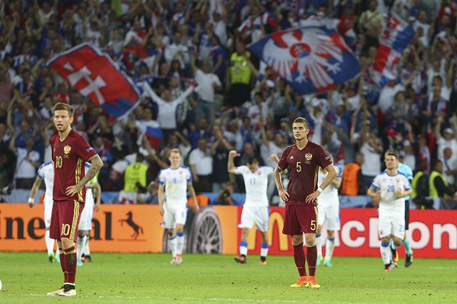 Сборная России проиграла Словакии на чемпионате Европы по футболу