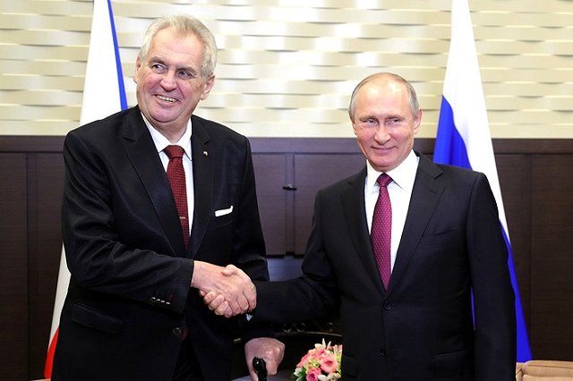 Путин рассказал Земану об успехах в Сирии