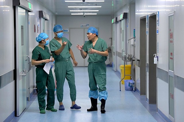 Хирурга уволили на Южном Урале после заявлений о слишком маленькой зарплате