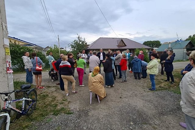 Куйвашев пообещал разобраться с жалобами жителей Уктуса Левобережного