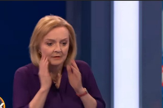 Ведущая дебатов между Трасс и Сунаком упала в обморок на вопросе о России