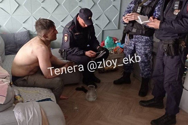 Выживший в жутком пожаре в многоэтажке на Союзной в Екатеринбурге пропал на СВО