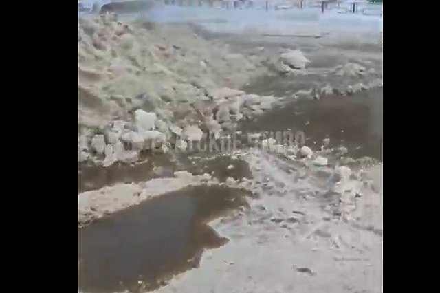 В Екатеринбурге появилось «озеро» из фекалий